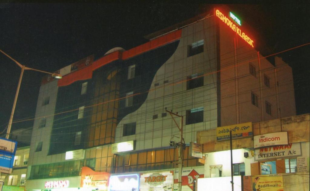 Hotel Ashoka Klassic Hyderabad Exteriör bild